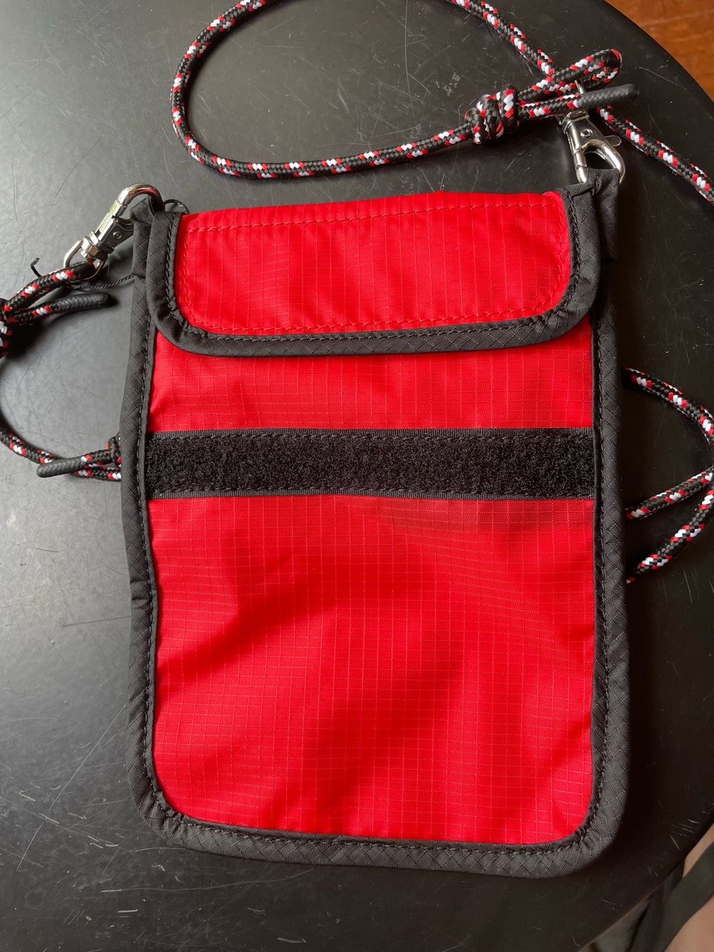 HUNTER Red Pouch - Picture 5 of 5
